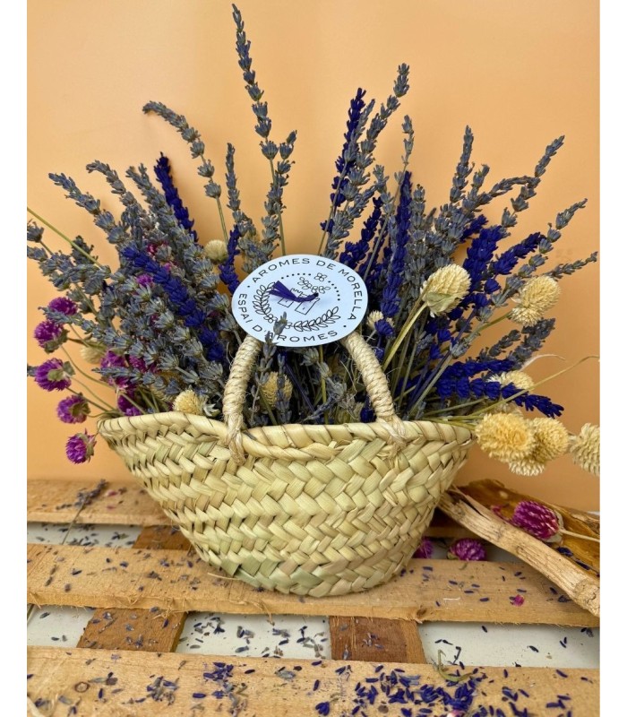 Capazo de palma con flores de lavanda y amaranto,  100% Mediterráneo !
